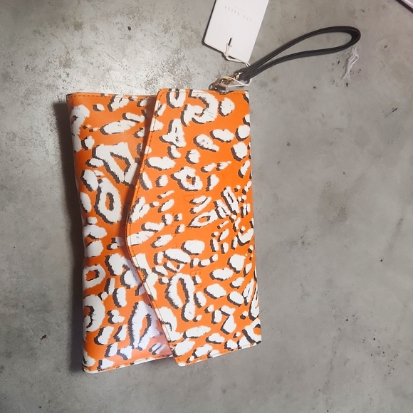NWT Ted Baker London Black, Burnt Sienna, White ART-ish Cheetah Envelope Clutch - Picture 11 of 12